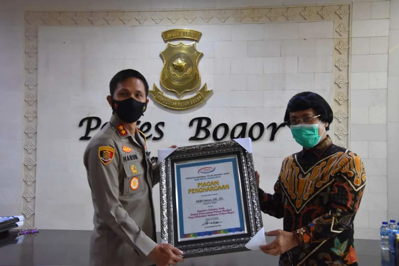 Kapolres Bogor Tuai Penghargaan Sebagai Tokoh Yang Peduli Terhadap Perkembangan Anak