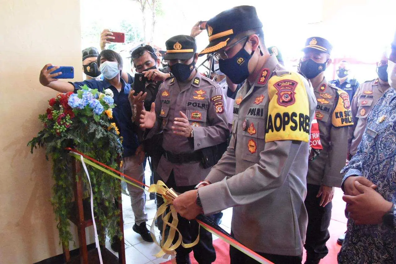 Resmikan Polsek Tenjo, Kapolres Bogor Santuni Anak Yatim