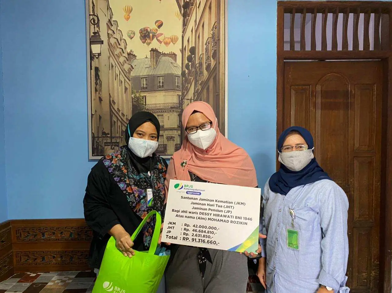 BPJS Ketenagakerjaan Serahkan Santunan Kematian 42 Juta kepada Ahli Waris