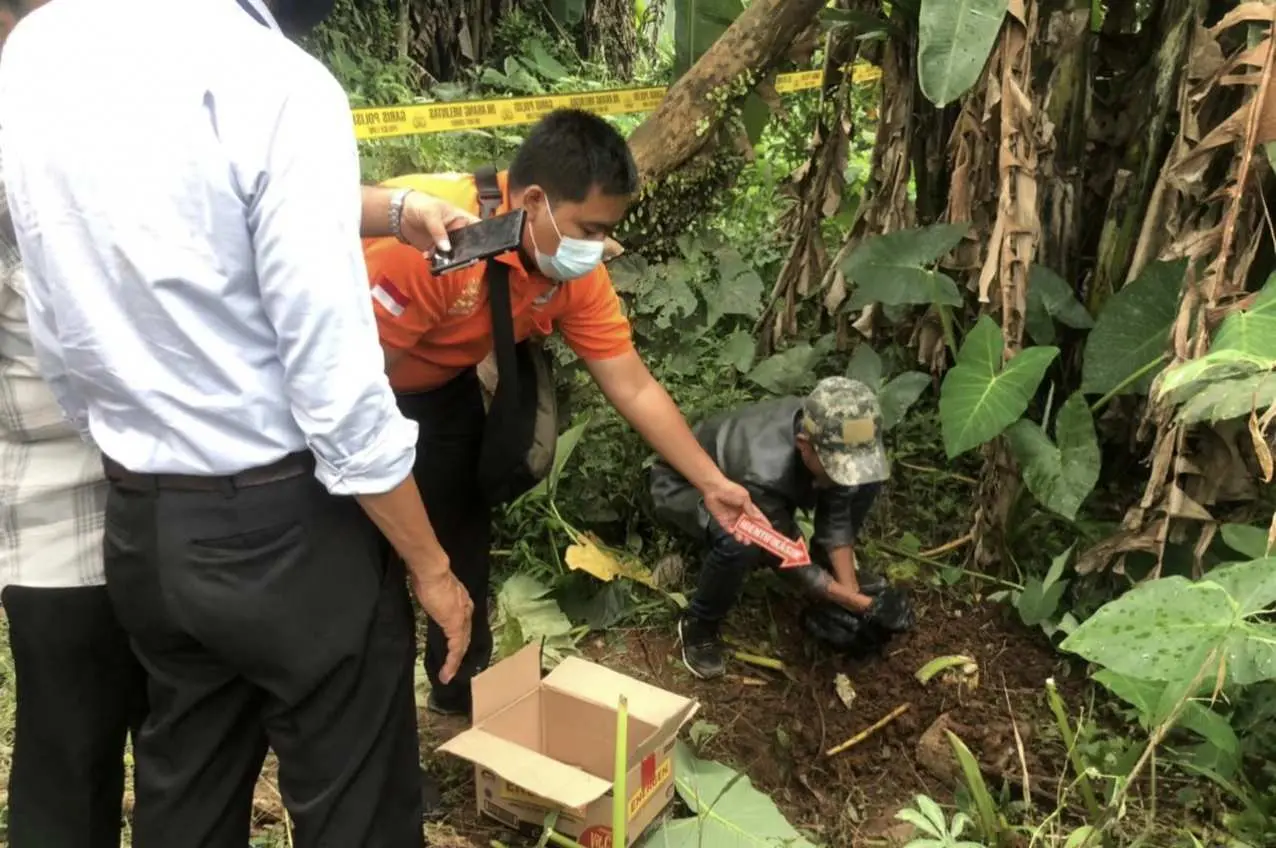 Penemuan Mayat Bayi Gegerkan Warga Kampung Sampora Cibinong