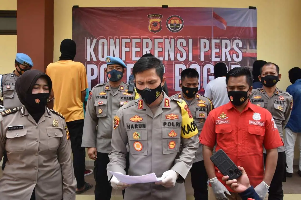 9 Orang Pelaku Judi Sabung Ayam di Bogor Dibekuk Polisi