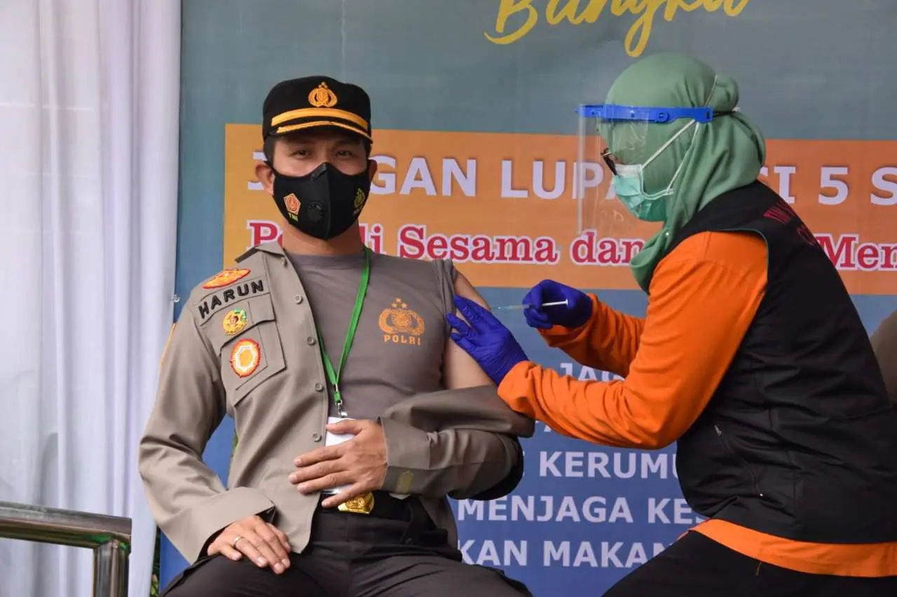 Kapolres AKBP Harun Penerima Pertama Suntik Vaksin Covid-19 di Kabupaten Bogor