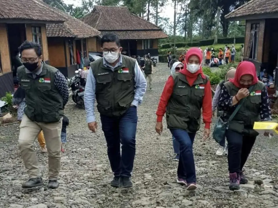 Peduli Korban Banjir Bandang, Relawan Jabar Bergerak Kabupaten Bogor Berikan Bantuan
