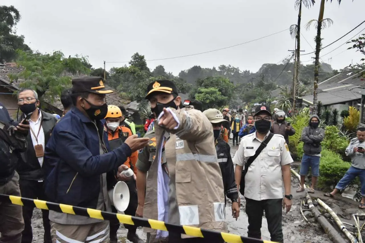 Polres Bogor Lakukan Penanganan Pertama Pasca Peristiwa Banjir Bandang di Gunung Mas Puncak