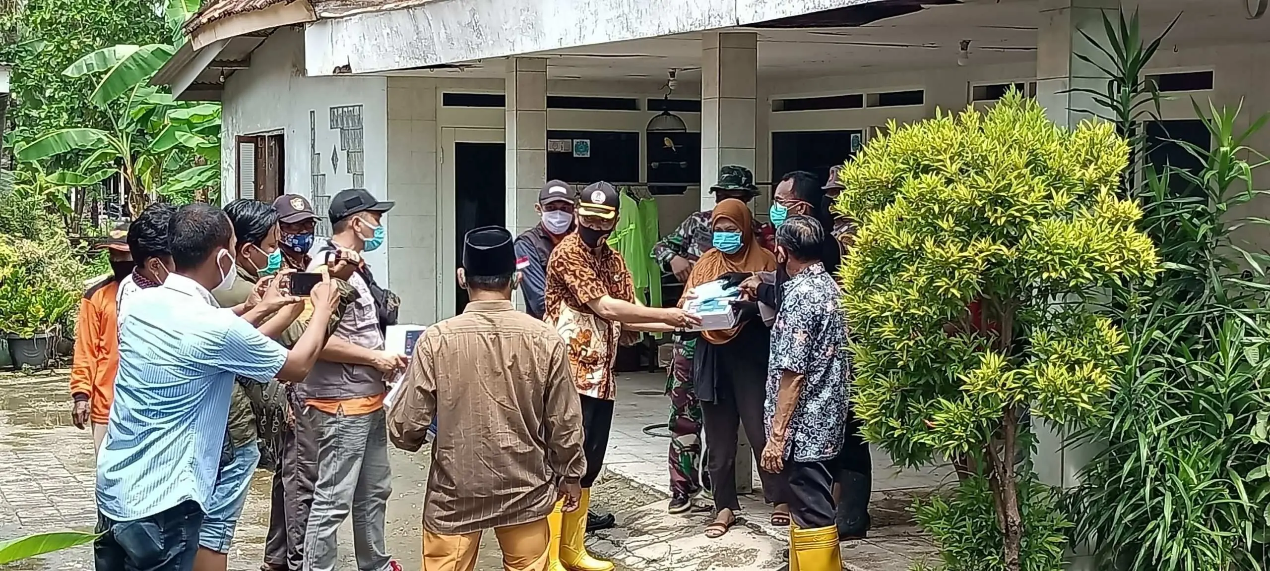 BPBD Sumenep Kembali Salurkan Bantuan kepada Warga Terdampak Banjir di 2 Kecamatan