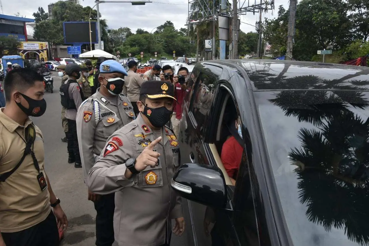 Operasi Yustisi Polres Bogor Cegat Wisatawan Masuk Puncak Tanpa Swab Antigen di 4 Titik Lokasi