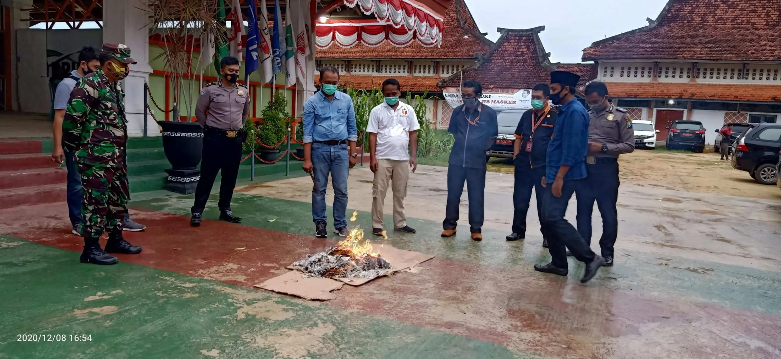 KPU Sumenep Musnahkan Ratusan Sisa Surat Suara Pilkada Serentak 2020