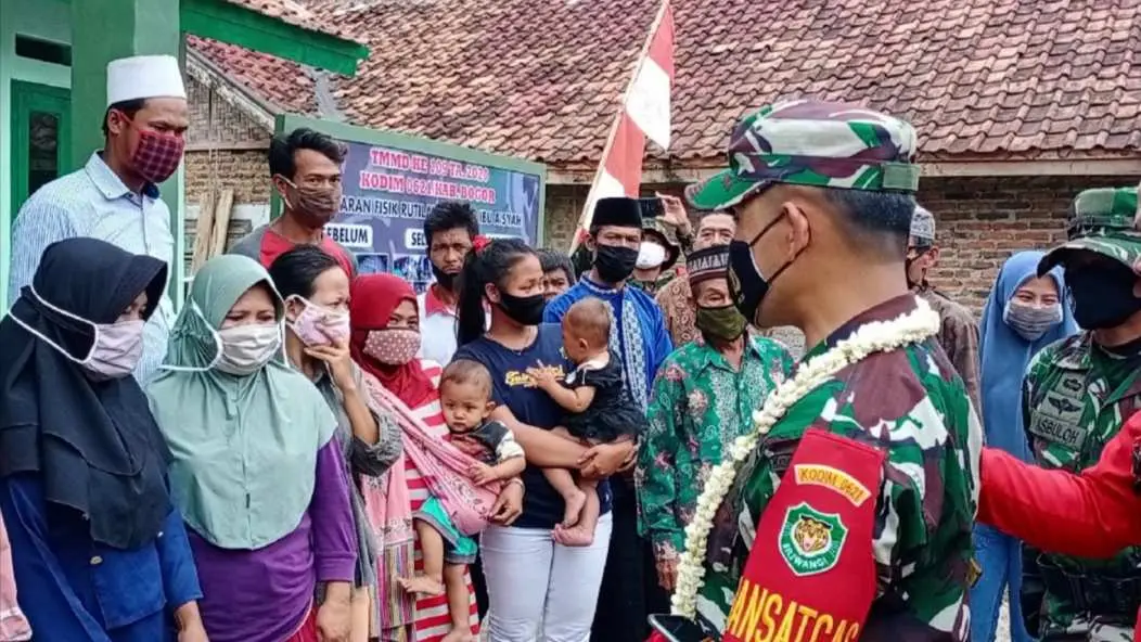 Bedah RTLH dan Mushola Rampung, Mak Icong Didatangi Dansatgas TMMD ke-109