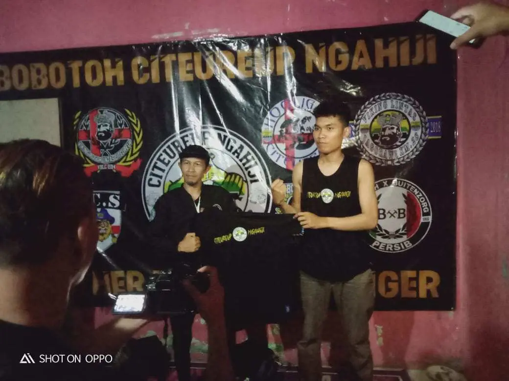 Pertandingan Sepak Bola Terhenti, Bobotoh Perbatasan Tetap Eksis di Tengah Pandemi