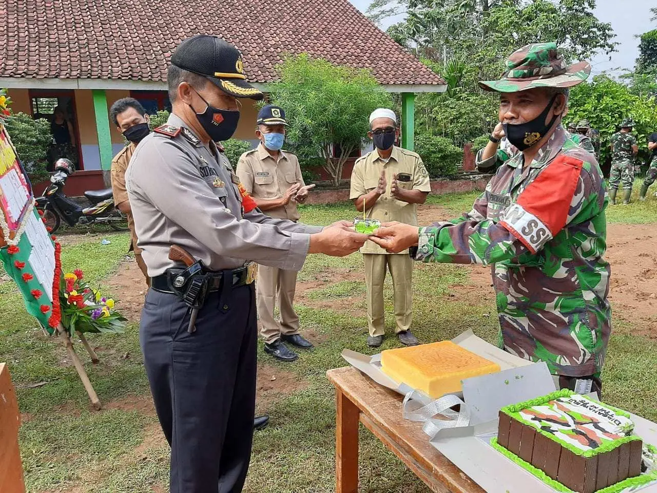 HUT ke-75, Prajurit TNI Satgas TMMD 109 Dapat Kejutan