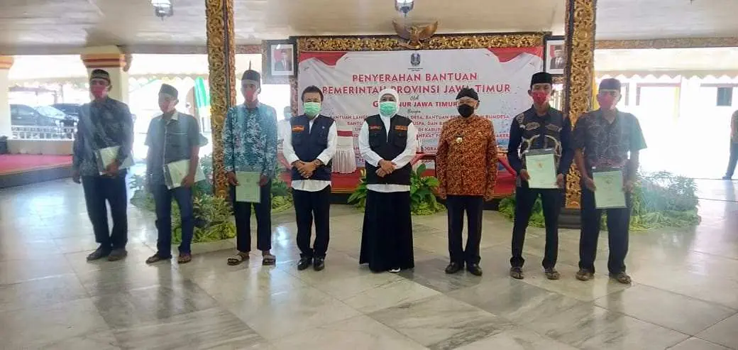 Gubernur Jatim Serahkan Bantuan Hingga Miliaran Rupiah di Kabupaten Sumenep