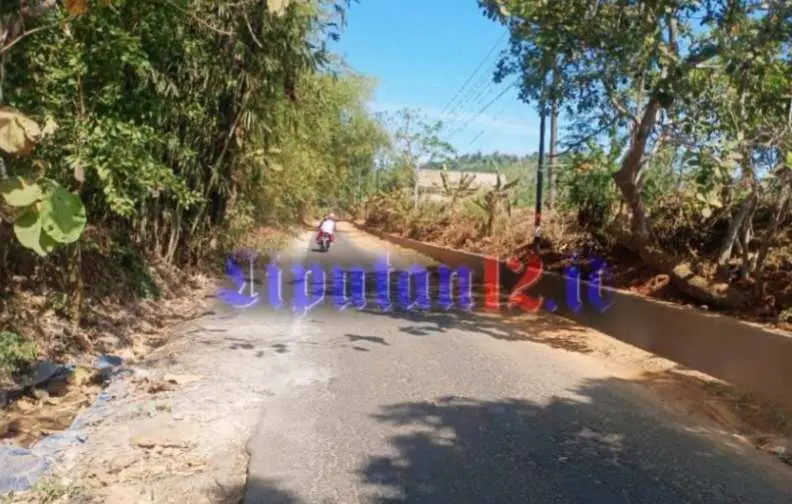 Tanpa Papan Nama, Pelebaran Jalan Desa Matanair Sumenep Terkesan Proyek Siluman