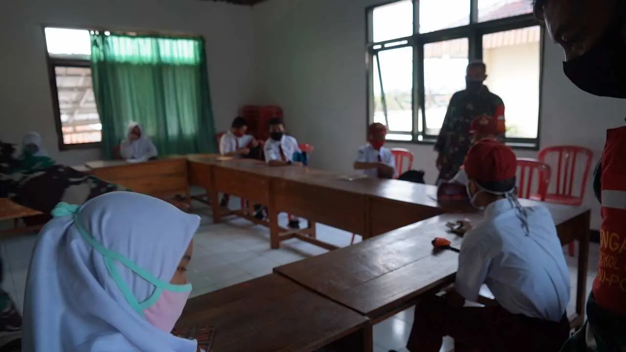 Korem 061/SK Dorong Para Babinsa Mengawal Siswa-Siswi Belajar Daring di Koramil-Koramil