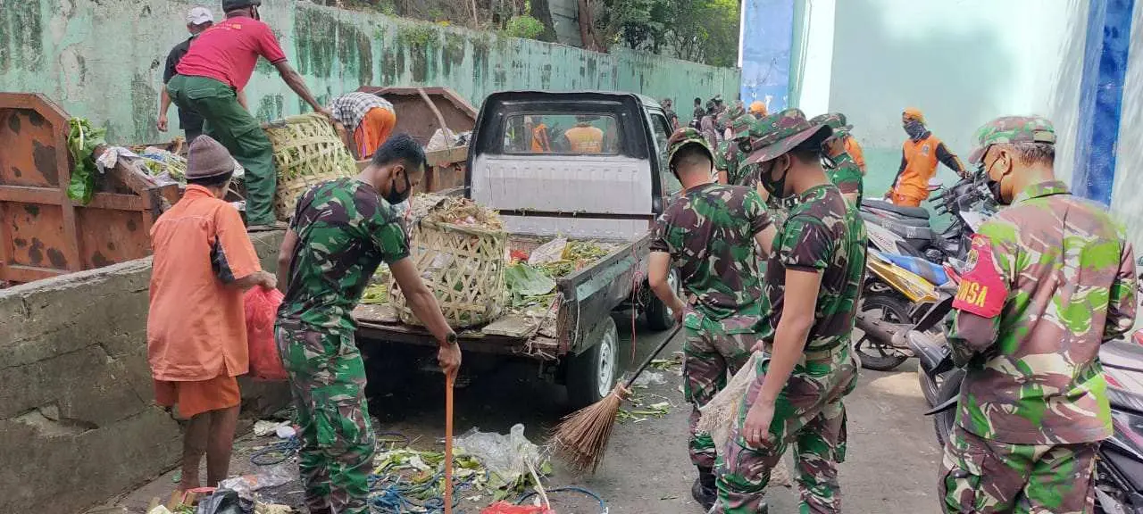 Giat Karya Bakti Kodim 0505/JT di Jalan Lapangan Tembak Arundina dan Pasar Cibubur