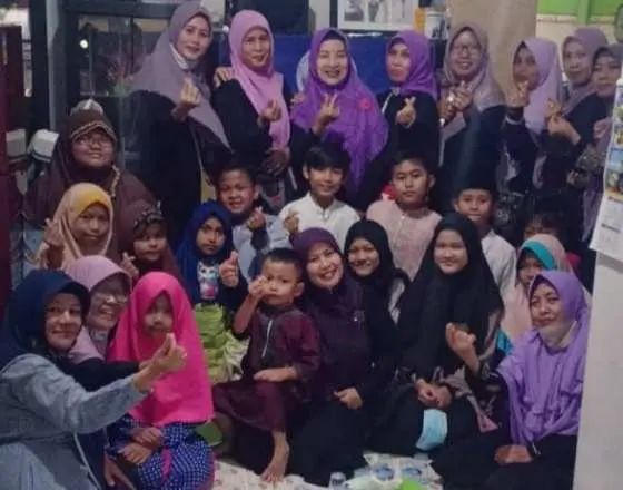 Peringati Tahun Baru Islam Team Bunda-bunda Sholehah Santuni Anak Yatim Piatu