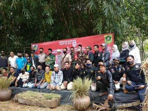 Meriahkan HUT ke-75 RI dan Tahun Baru Islam 1442 H, DPK KNPI Parungpanjang Santuni 127 Yatim Piatu