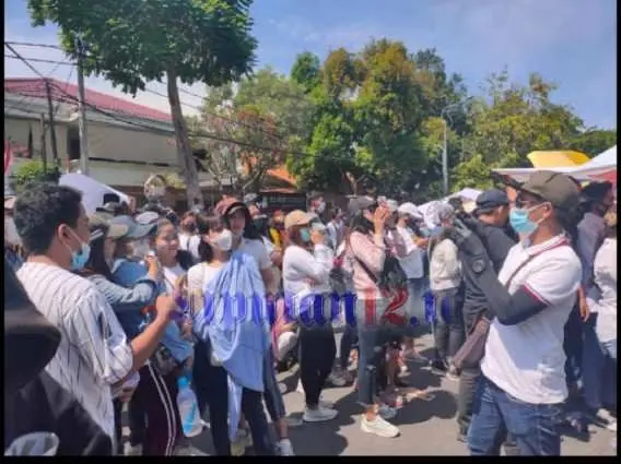 Ratusan Purel Surabaya Demo Tuntut Cabut Perwali No. 33 Tahun 2020 ‘Gak Murel Gak Mbadok’