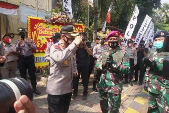 Momen Hari Bhayangkara ke-74, Lantamal III Sambangi Polres Kepulauan Seribu