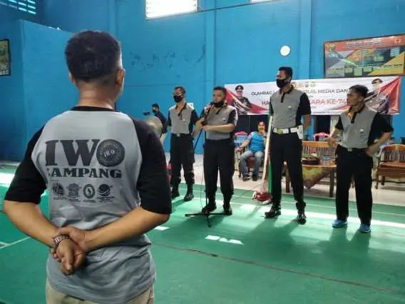 Peringati HUT ke-74 Bhayangkara, IWO Turut Ramaikan Turnamen Bulutangkis Polres Sampang
