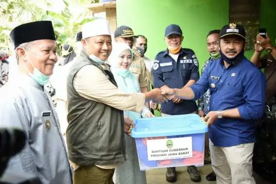 Wagub Jabar Tinjau Korban Banjir dan Longsor di Kabupaten Tasikmalaya