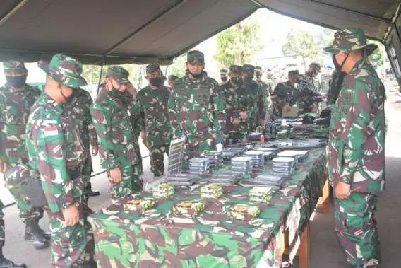 Kasdam III/Siliwangi Cek Kesiapan Operasi Satgas Pamtas RI-PNG Yonif 312/KH