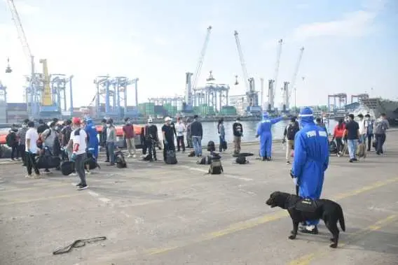 Danlantamal III Pimpin Evakuasi 344 ABK Kapal Pesiar MV. Veendam