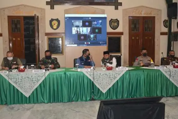 Pangdam III/Siliwangi Bersama Kapolda dan Gubernur Jabar Gelar Rapat Evaluasi Gugus Tugas Covid-19