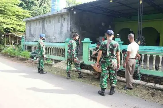 Peringati HUT ke-69 Koopsau, Prajurit Lanud JB Soedirman Laksanakan Kerja Bakti