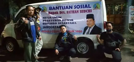 Fathan Subchi Berikan Sembako dan Uang Kepada Warga Demak di Jabodetabek