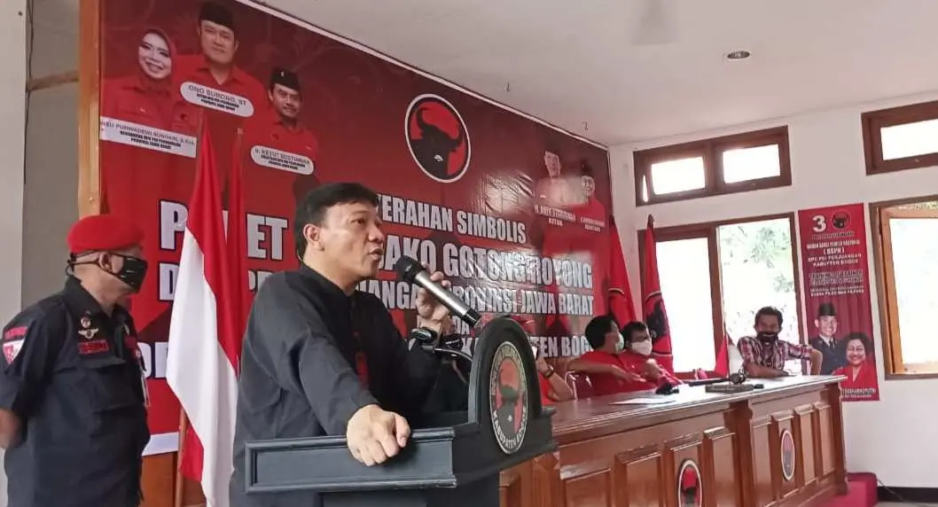 Peduli Sesama, PDI Perjuangan Bagikan Ribuan Paket Sembako