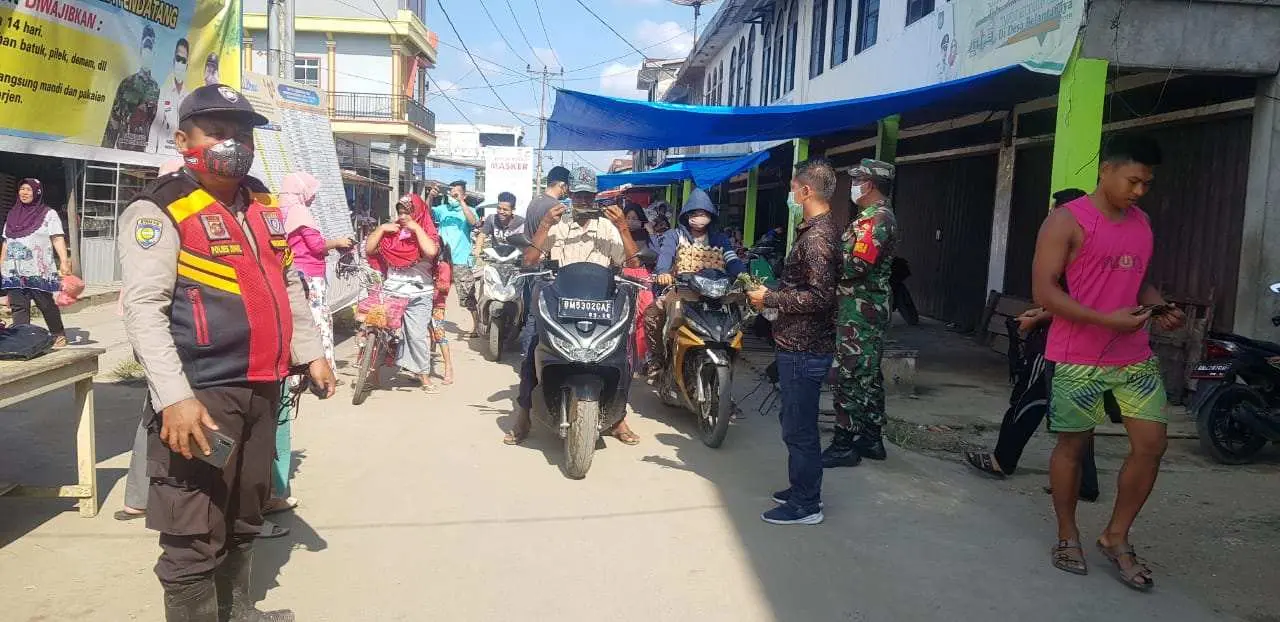 Antisipasi Covid-19, Pemdes Belantaraya Bagikan 2000 Piece Masker Gratis kepada Masyarakat