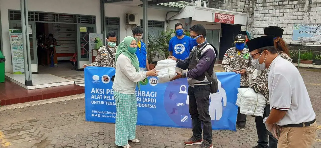 Peduli Tenaga Medis, HF Indonesia Bersama Lembaga Lintas Profesi Bagikan 250 APD Untuk RS dan Puskesmas