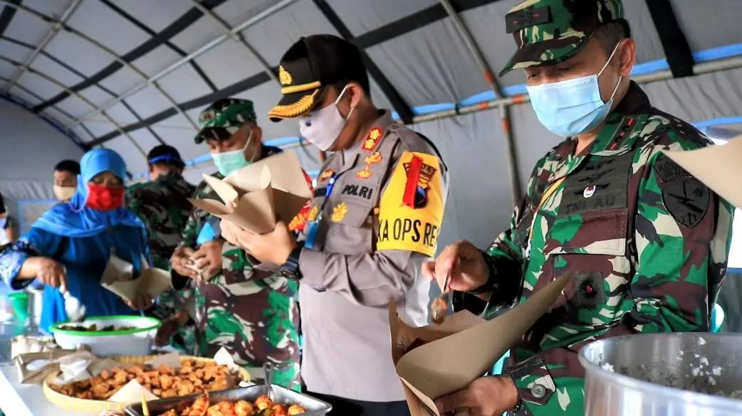 Lanud JB Soedirman Berpartisipasi dalam Kegiatan Posko Dapur Umum Gugus Tugas Penanganan Covid-19