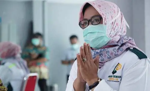 Ade Yasin Urutan ke 6 dari 10 Perempuan Terpegah dan Tervokal di Tengah Pandemi Covid-19