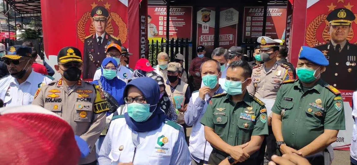 Cegah Penyebaran Covid-19, Polres Bogor Bersama Forkopimda Gelar Sosialisasi Simpatik di Jalur Puncak