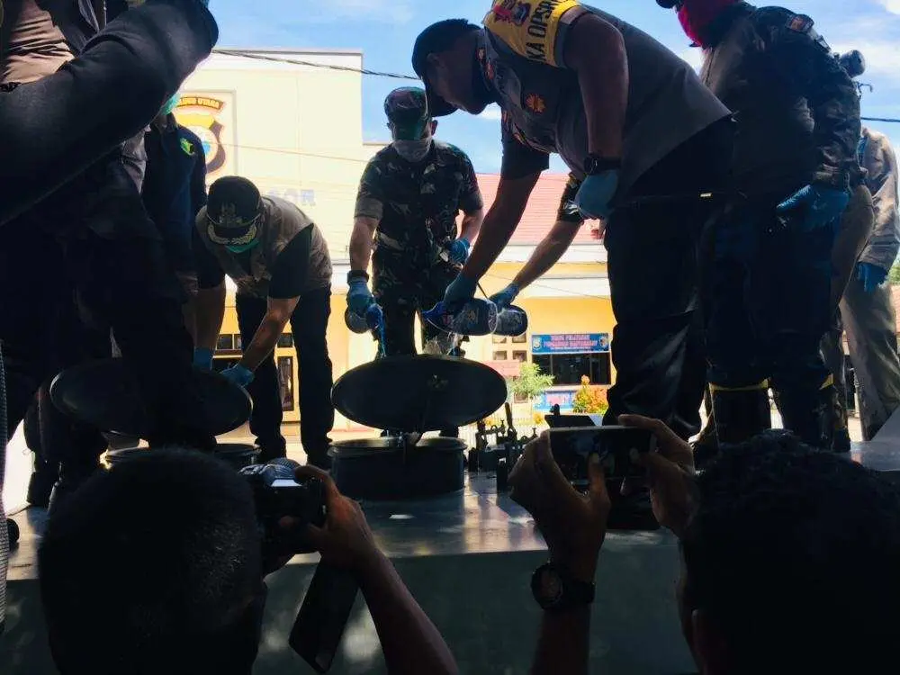 Polres Kepsul Bersama Forkopimda Serentak Gelar Penyemprotan Disinfektan