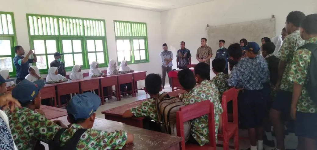 Kabag Humas Kepsul: Kunjungi SMPN 1 Subteng, Bupati Akan Berikan Bantuan