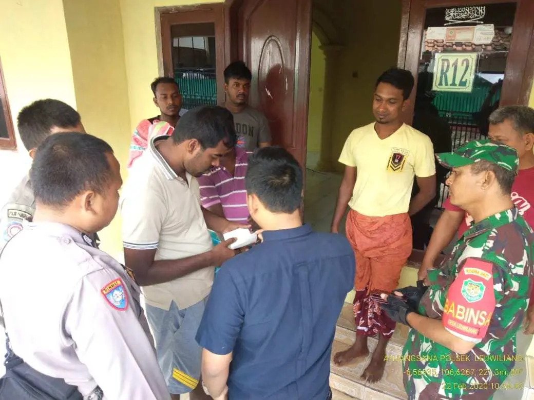 Bhabinkamtibmas Berperan Aktif Meredam Gejolak Sosial Terkait Keberadaan WNA di Leuwiliang