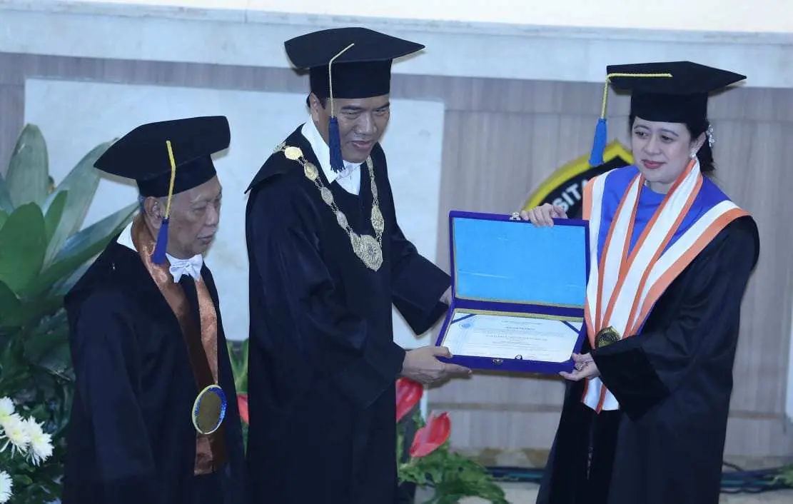 Puan Maharani Terima Dr. (HC) dari Undip