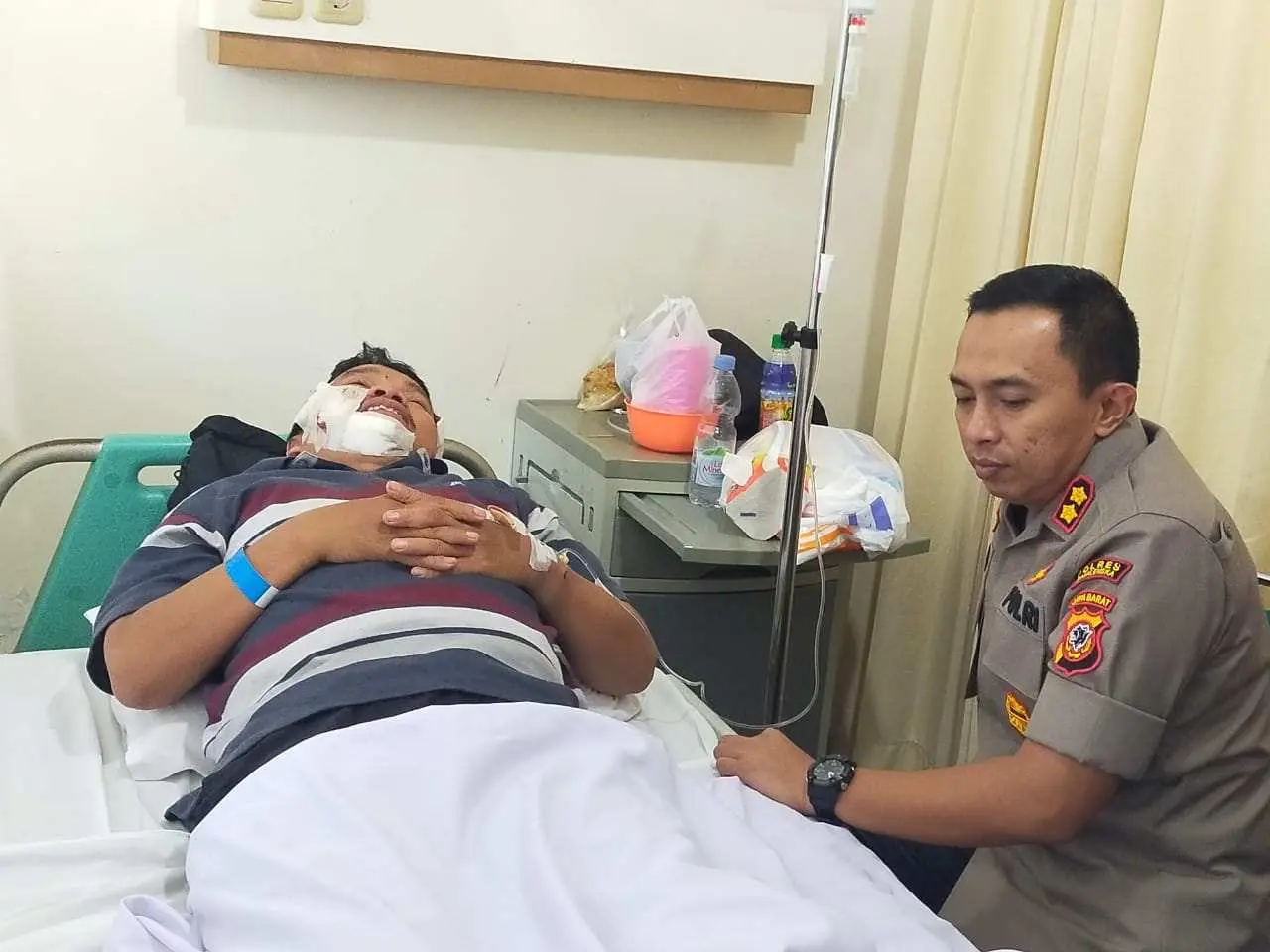 Kapolres Majalengka Polda Jabar Jenguk Korban Laka Lantas Tol Cipali