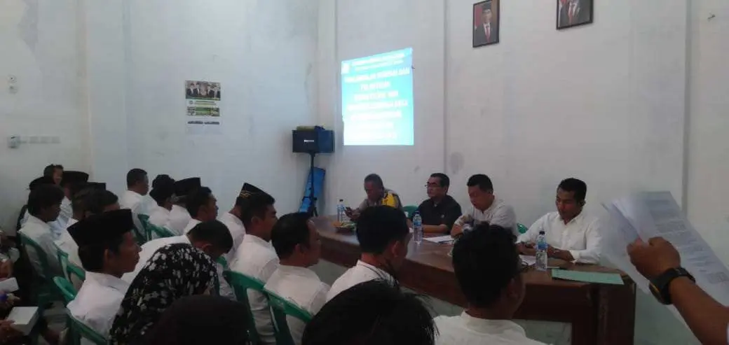 Lantik Sejumlah Ketua RT/RW, Ini Pesan Kades Banjarsari