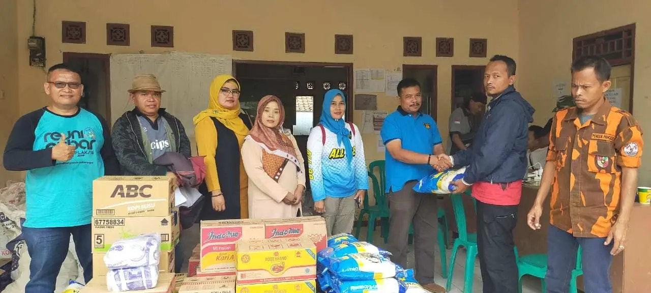 Alumni SMPN 16 Kota Bogor Angkatan 88 Salurkan Bantuan Bagi Korban Bencana Alam