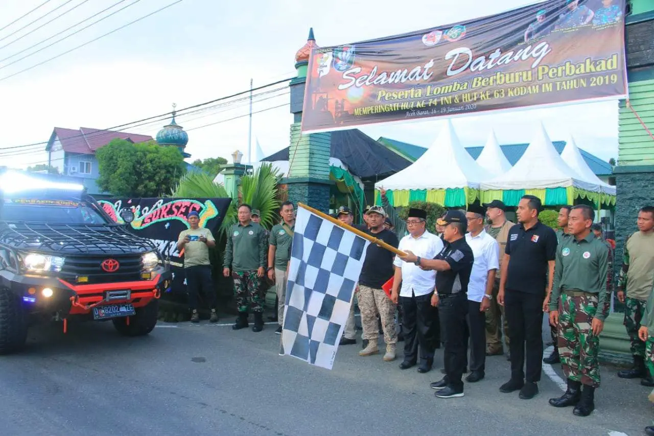 Kasdam Iskandar Muda Lepas Peserta Lomba Berburu Babi