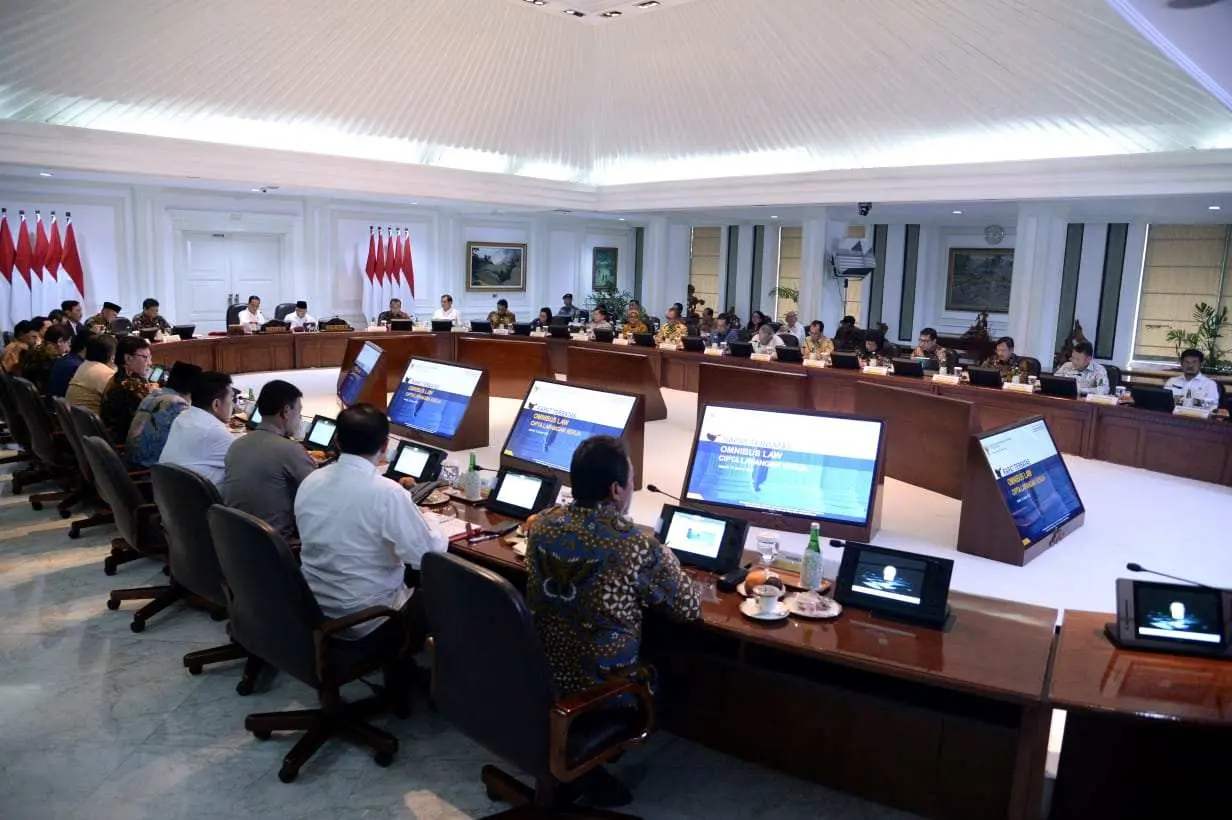 Presiden Targetkan Draf RUU Omnibus Law Selesai Minggu Ini