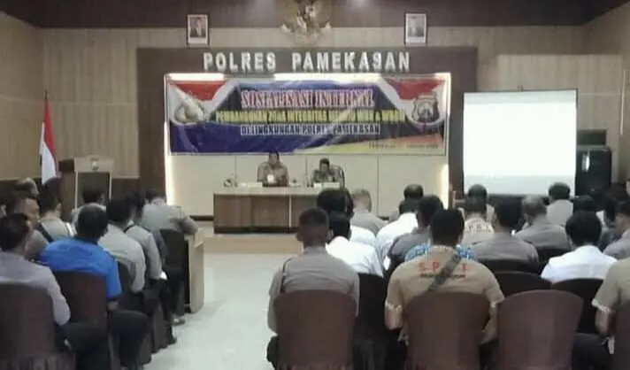 Sosialisasi Internal Pembangunan Zona Integritas Polres Pamekasan Menuju WBK dan WBBM