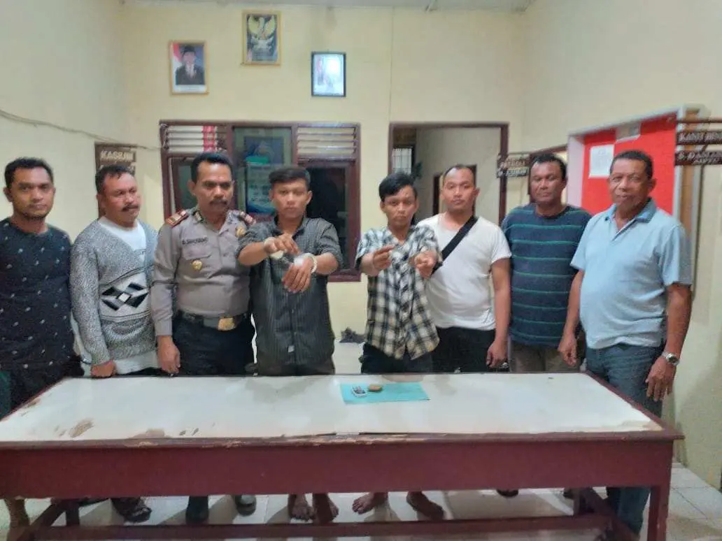 Kedapatan Miliki Narkotika Jenis Sabu, 2 Pria Diringkus Anggota Polsek Linggabayu