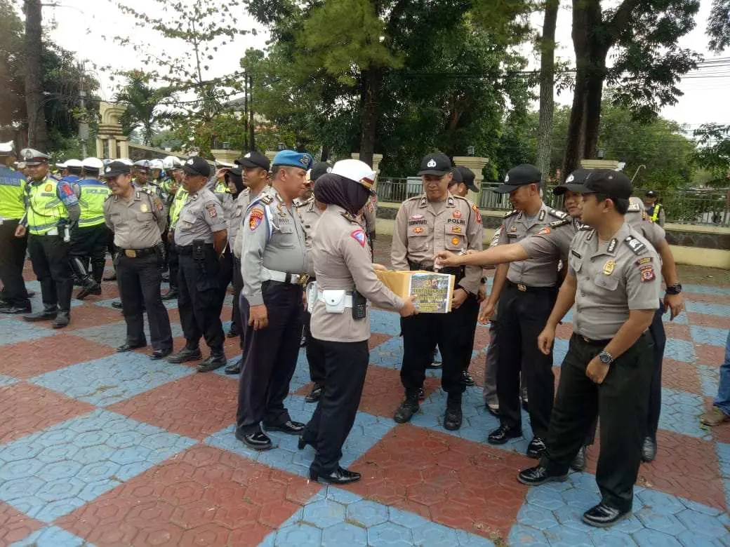 Aksi Penggalangan Dana Polresta Bogor Kota Untuk Korban Bencana Banjir dan Longsor Sukajaya