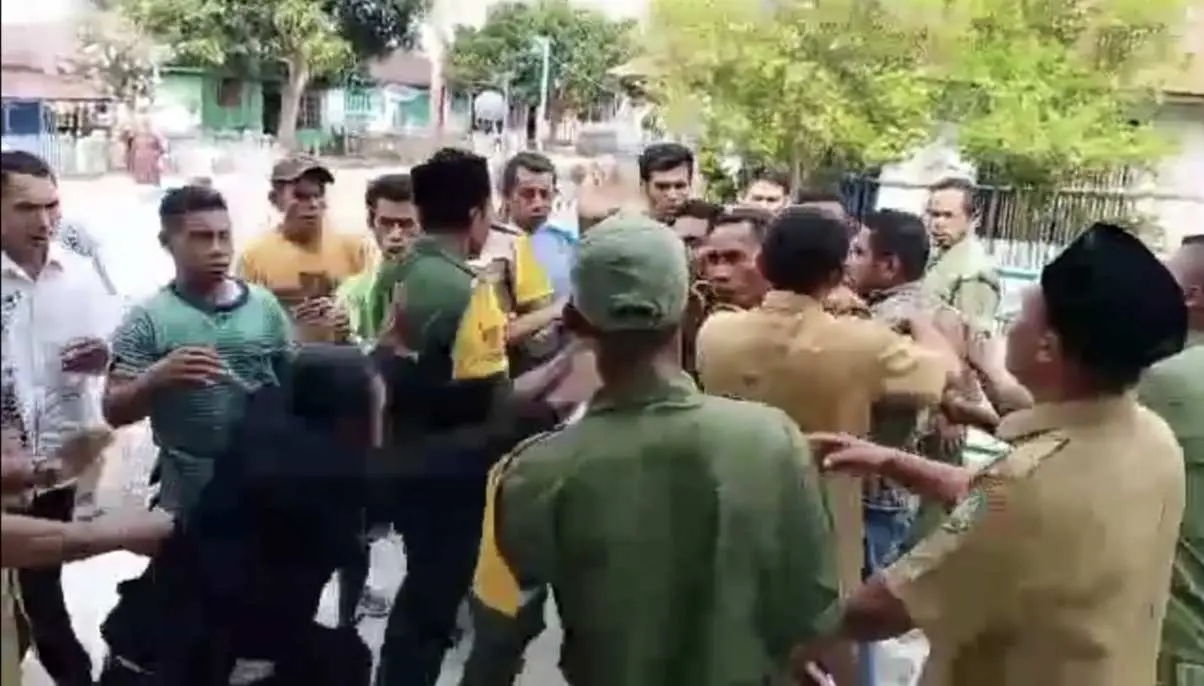 Musdes Wai Ina Berlangsung Ricuh, Oknum BPD dan Aparat Desa Lakukan Pengusiran