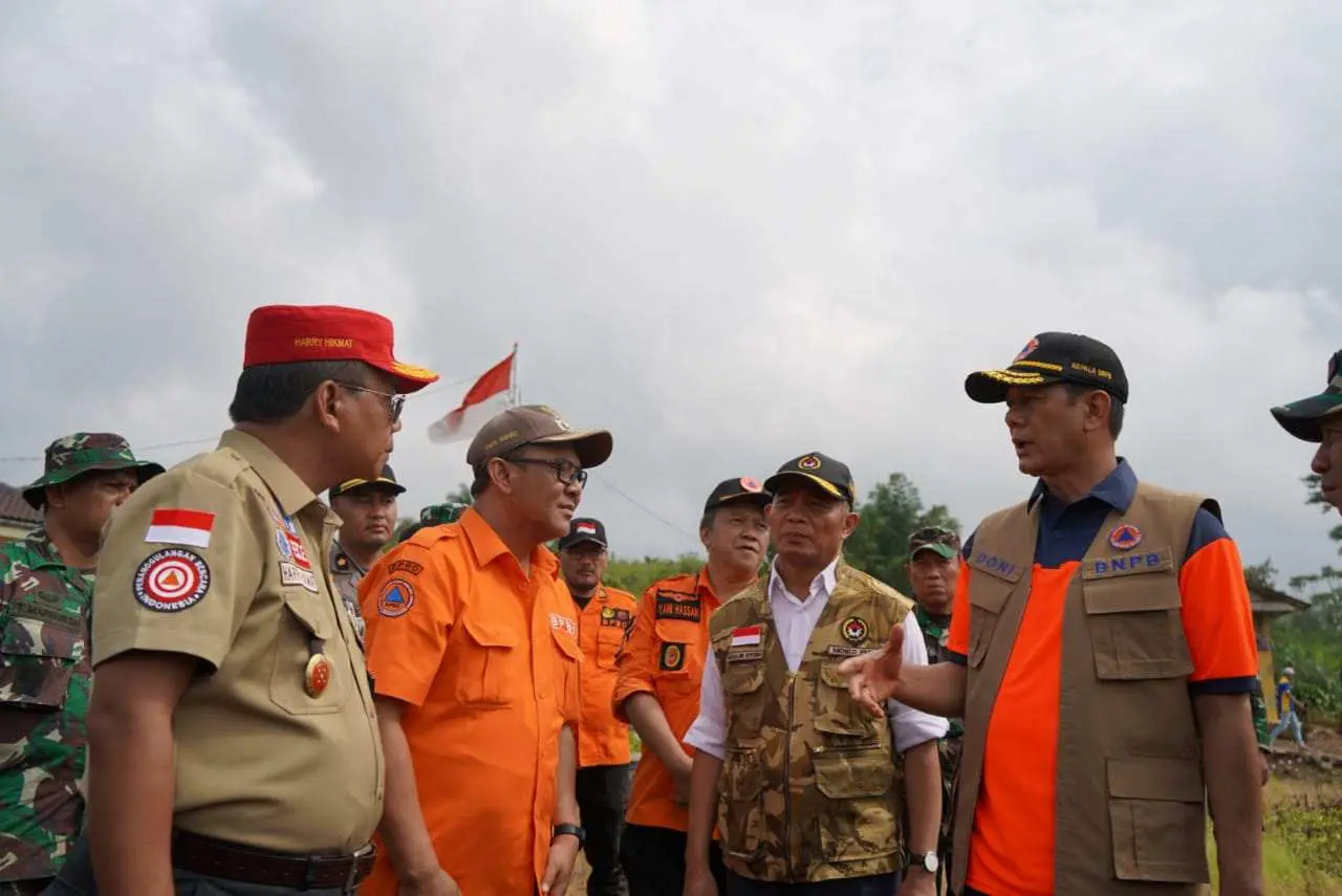 BNPB Siagakan Helikopter di Lokasi Bencana Alam Sukajaya