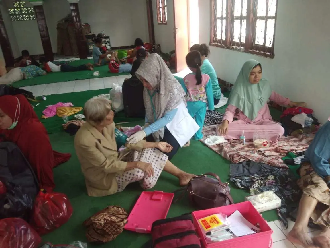 Tim DVI Polres Bogor Bersama Biddokkes Polda Jabar Ambil DNA Pembanding Keluarga Korban Longsor